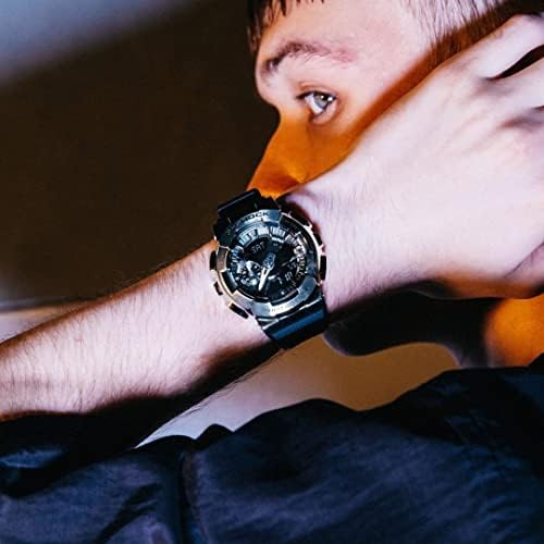 Мъжки аналогов-цифров часовник Casio G-Shock - GM110-1A с черна каишка от смола